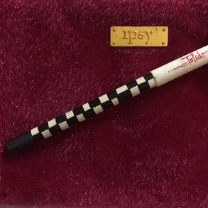 MAC limited edition pearl glide intense eye liner